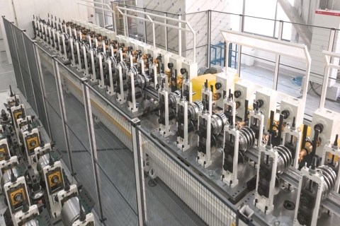 中科煜宸自動化輥壓激光焊接產(chǎn)線：從超高強鋼成型到焊接，顛覆傳統(tǒng)管材行業(yè)！